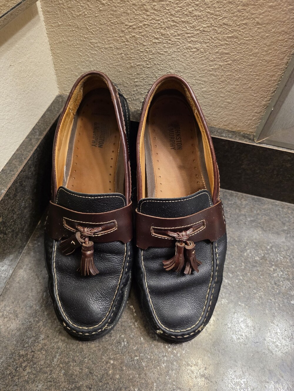 Johnston & Murphy Men’s Genuine Leather Locklin Tassel Slip-On Loafers US 12M